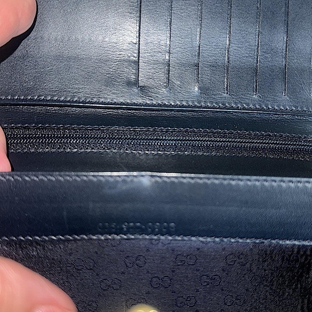 Gucci GG Supreme Kisslock Wallet - Picture 13 of 16